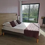Hotel Logis Au Moyne De Saire Réville