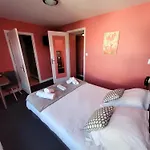 Hotel Logis Au Moyne De Saire Réville
