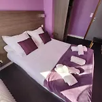 Hotel Logis Au Moyne De Saire