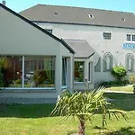 Hotel Logis Au Moyne De Saire Réville