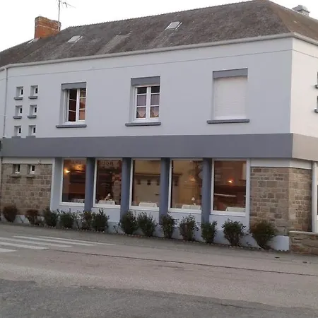 Logis Au Moyne De Saire Hotel Reville