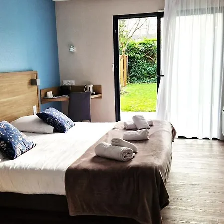 Logis Au Moyne De Saire Hotel Reville