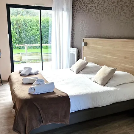 Logis Au Moyne De Saire ホテル 3*