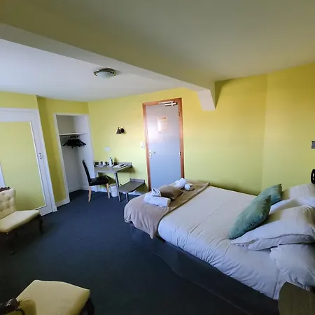 Hotel Logis Au Moyne De Saire