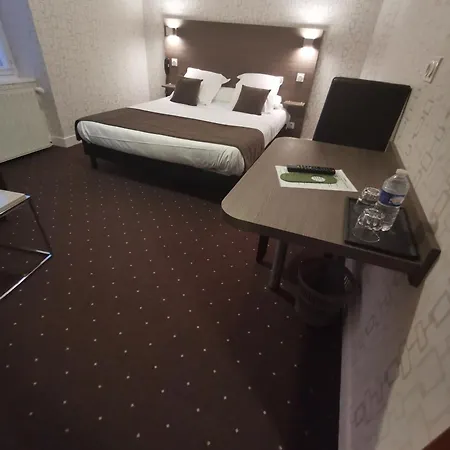 Logis Au Moyne De Saire Hotel