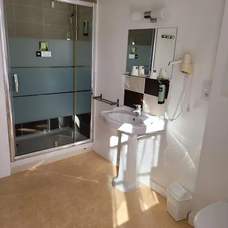 Logis Au Moyne De Saire 3* Reville