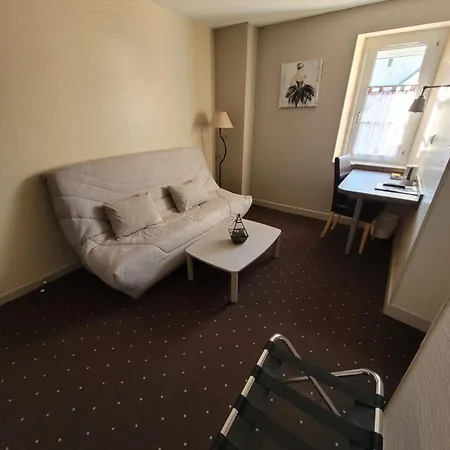 Logis Au Moyne De Saire Hotel 3*