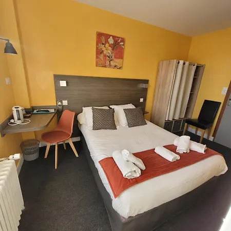 Logis Au Moyne De Saire Hotel