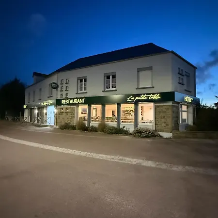 Logis Au Moyne De Saire ホテル 3*