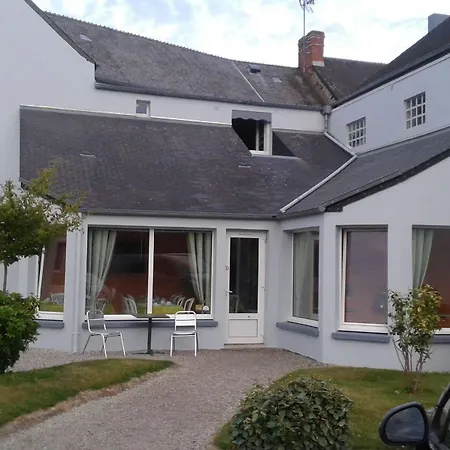 Logis Au Moyne De Saire Hotel Réville