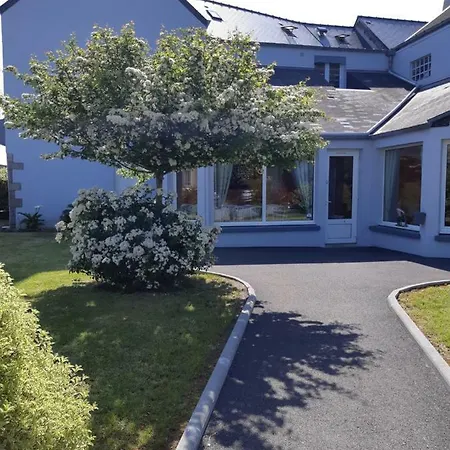 Logis Au Moyne De Saire Hotel