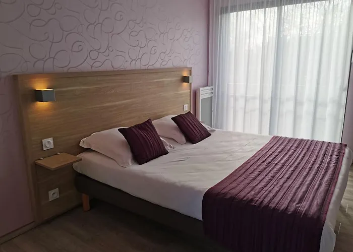 Logis Au Moyne De Saire Réville