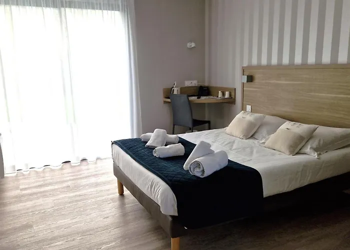 호텔 Logis Au Moyne De Saire 3*