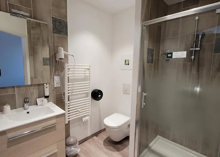 Logis Au Moyne De Saire 레비르