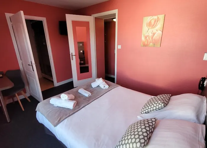 Отель Logis Au Moyne De Saire Reville