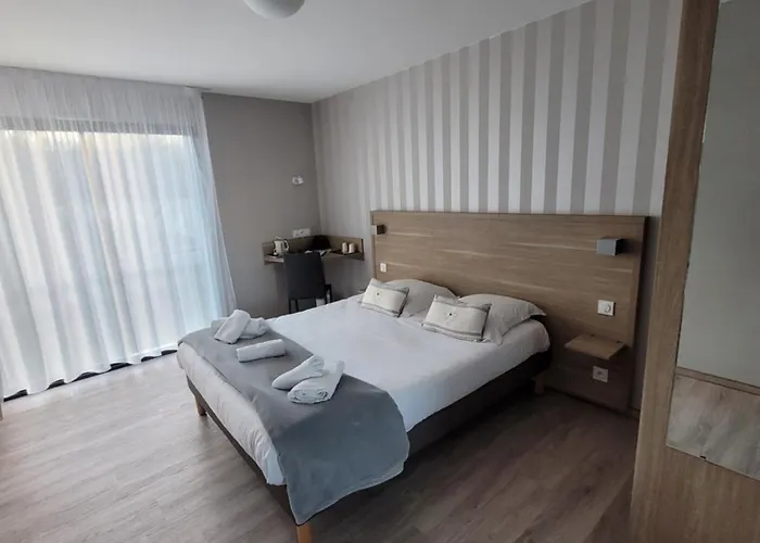 Logis Au Moyne De Saire Отель