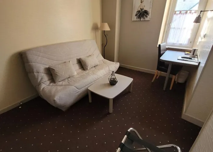 Logis Au Moyne De Saire Отель 3*