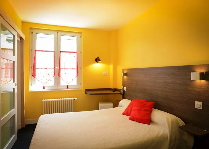 Logis Au Moyne De Saire Отель 3*