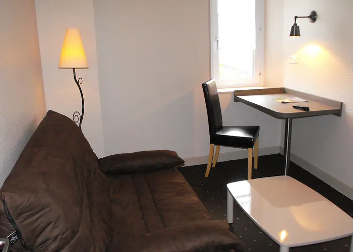 Logis Au Moyne De Saire Отель 3*