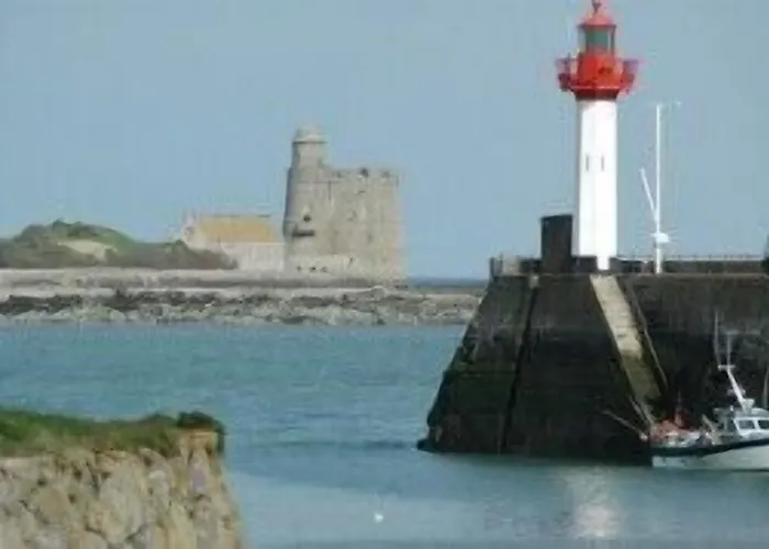 호텔 Logis Au Moyne De Saire 레비르